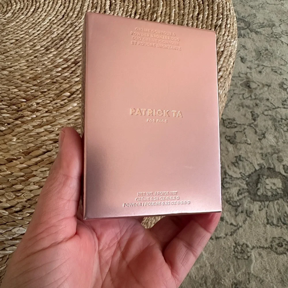 Patrick Ta for face. Crepe contour & powder bronzer duo. She's sculpted (medium)